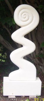 Squiggle
I had fun with this one... started making a koru, then decided to put a few  kinks in it.
It sort of springs up out of the ground.  Haven't really thought of a name for it so its known affectionately as "Squiggle". I have done a series of squiggles in different sizes and kinks.
This one stands about a metre tall (plus base for stability)
