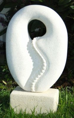 Stairway to heaven
I see the little grooves in this one as steps... but other people have told me that it reminds them of teeth??? (Can't see it myself)
Anyway, small statue - 360mm tall
(SOLD)
