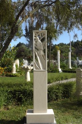 Tui on Flax (Lacey)
In Spring there are hundreds of tuis at my place, fighting over kowhais and flax flowers while I work. They are such beautiful birds.
I have been thinking about making a lacey sculpture with birds for a while and a tui on a flax is my first attempt.
This was made a a birthday present for an environmentalist. I hope it sits well amongst your bush/garden and that the tuis fly around it there too. (SOLD)
